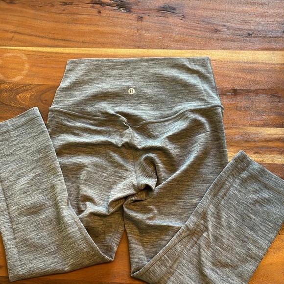 Lululemon leggings, size 6, crop. - Picture 2 of 2